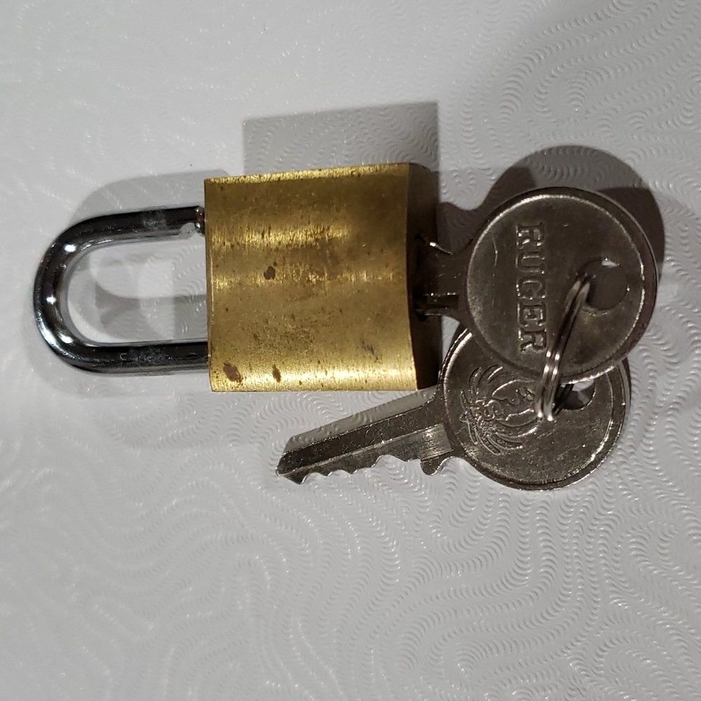 Gold Ruger lock and key - Picture 2 of 2